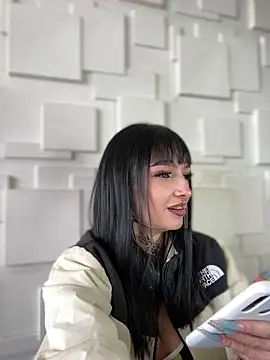 Snapshot of Annie_LS chatting on 01.08.25 Annie LS online show from 01.08.25