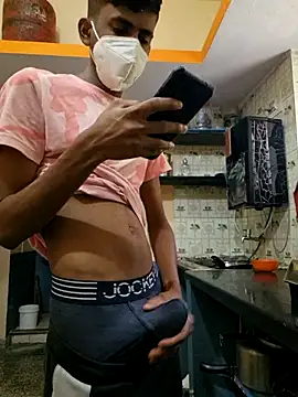 KissesBoyAD online show from 12.16.24