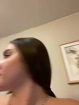 imlindapink online show from 02.28.25