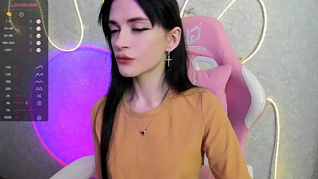 Molly Crystall online show from 05.18.26