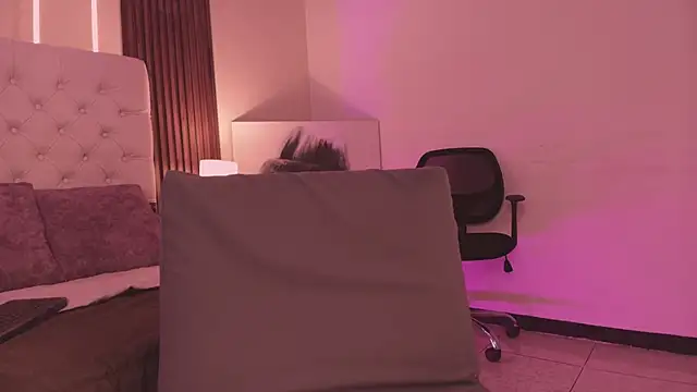 Snapshot of alisson_sanders chatting on 02.18.26 alisson sanders online show from 02.18.26