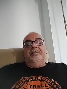 Satiro Sevilla online show from 04.18.26