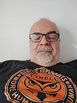 Satiro Sevilla online show from 04.20.26