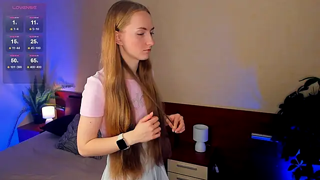 Snapshot of EsmaCarll chatting on 12.06.24 EsmaCarll online show from 12.06.24