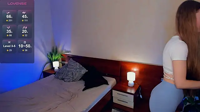 Snapshot of EsmaCarll chatting on 12.21.24 EsmaCarll online show from 12.21.24