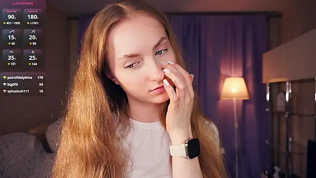 Snapshot of EsmaCarll chatting on 01.10.25 EsmaCarll online show from 01.10.25