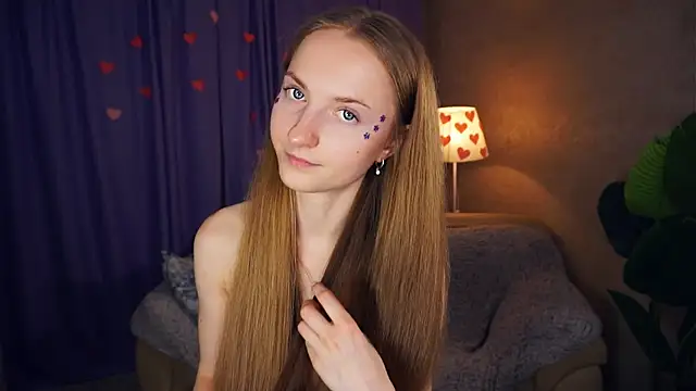 Snapshot of EsmaCarll chatting on 02.24.25 EsmaCarll online show from 02.24.25