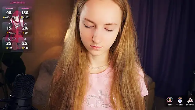 Snapshot of EsmaCarll chatting on 03.15.25 EsmaCarll online show from 03.15.25