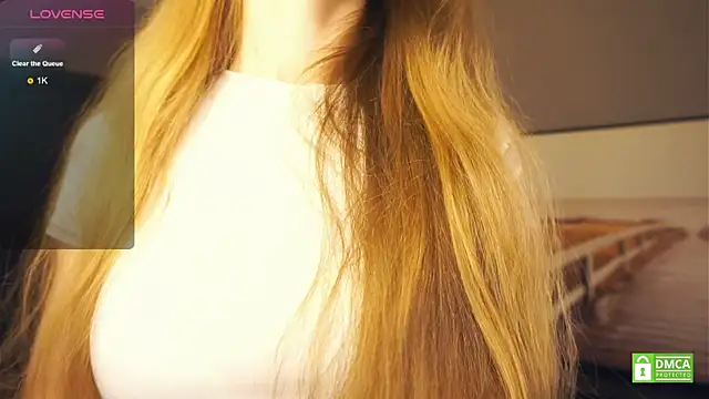 Snapshot of EsmaCarll chatting on 09.14.25 EsmaCarll online show from 09.14.25