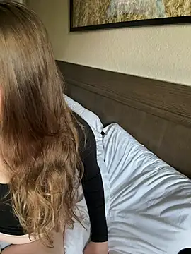 OverlookedHonesty9 online show from 04.08.26