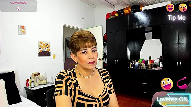 Snapshot of Angelina_Stone_65 chatting on 02.26.26 Angelina Stone 65 online show from 02.26.26