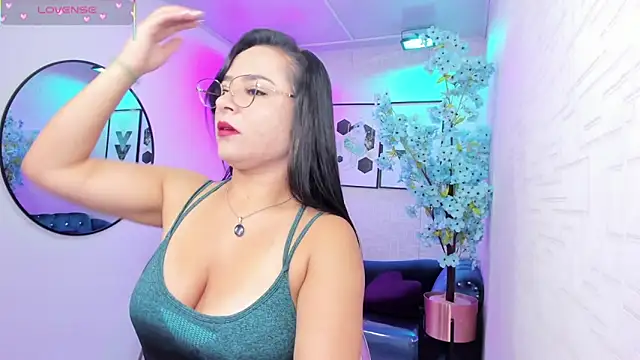 Tiara rr online show from 03.24.26