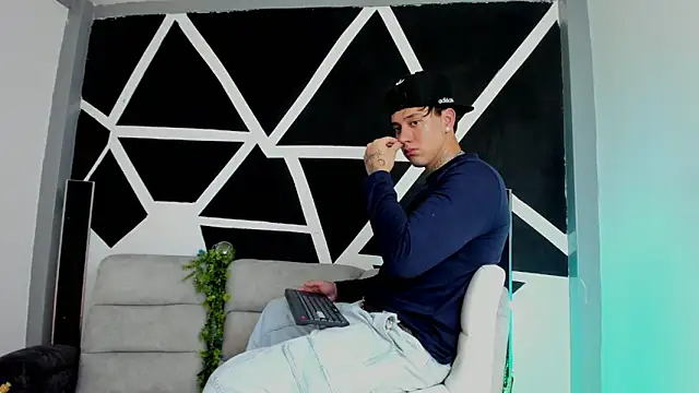 JUSTIN FULLER1 online show from 11.08.25