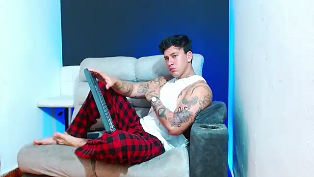 JUSTIN FULLER1 online show from 04.12.26