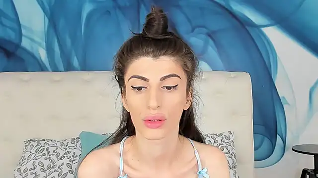 SkinnyDolly online show from 10.25.25