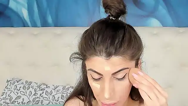 SkinnyDolly online show from 10.27.25