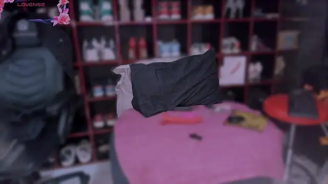 Snapshot of Indianbrownie chatting on 12.23.24 Indianbrownie online show from 12.23.24