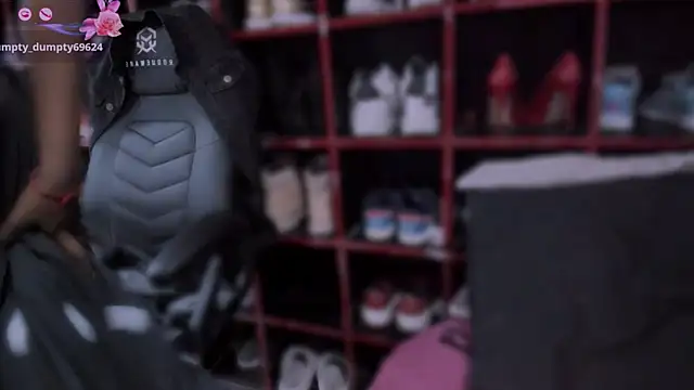 Snapshot of Indianbrownie chatting on 12.24.24 Indianbrownie online show from 12.24.24