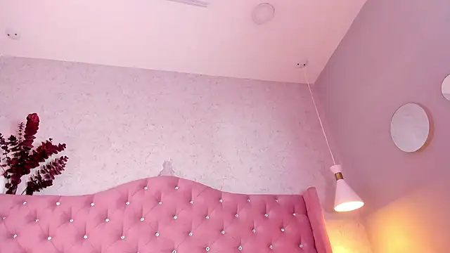 johannaMiller1 online show from 01.02.25