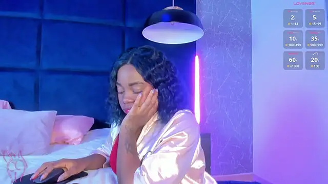 johannaMiller1 online show from 03.01.25