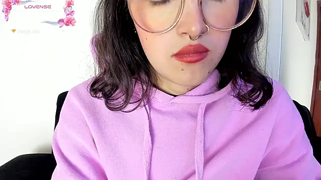 its  angelica  online show from 01.28.25