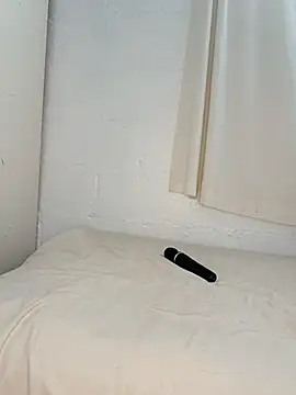 contagiousqueen online show from 04.12.26