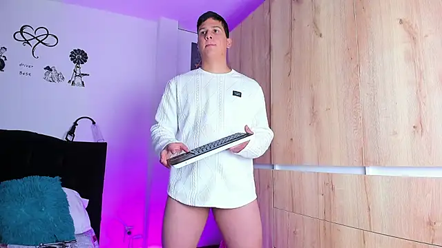 Snapshot of ANDREZALVAREZ chatting on 12.03.24 ANDREZALVAREZ online show from 12.03.24