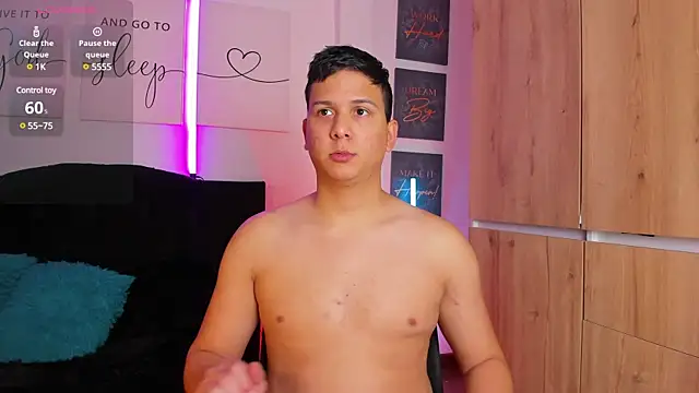 Snapshot of ANDREZALVAREZ chatting on 03.08.25 ANDREZALVAREZ online show from 03.08.25