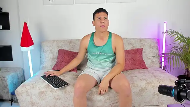 Snapshot of ANDREZALVAREZ chatting on 11.26.25 ANDREZALVAREZ online show from 11.26.25