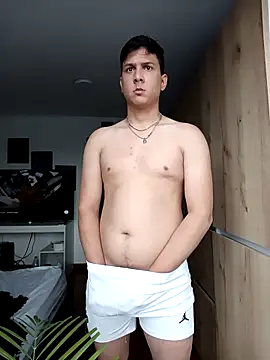 ANDREZALVAREZ online show from 04.13.26