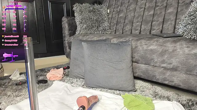 Snapshot of kinky_polar chatting on 12.24.24 kinky polar online show from 12.24.24