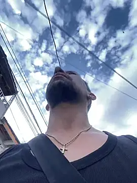 Snapshot of dantedesirexx chatting on 01.31.25 dantedesirexx online show from 01.31.25