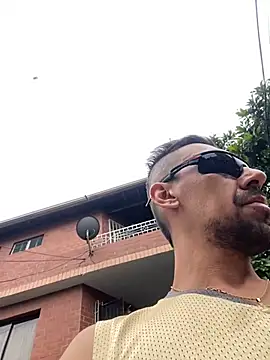 Snapshot of dantedesirexx chatting on 02.11.25 dantedesirexx online show from 02.11.25