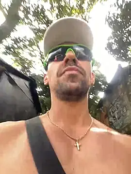 Snapshot of dantedesirexx chatting on 02.19.25 dantedesirexx online show from 02.19.25