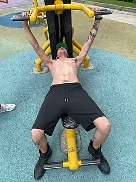 Snapshot of dantedesirexx chatting on 02.21.25 dantedesirexx online show from 02.21.25