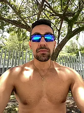 Snapshot of dantedesirexx chatting on 09.25.25 dantedesirexx online show from 09.25.25