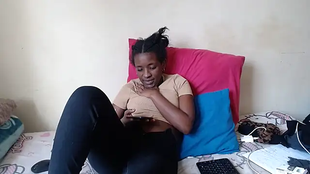 SexyRed18 online show from 09.29.25