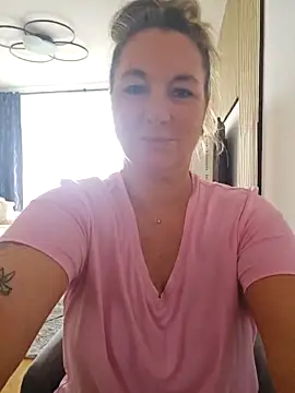 Bitch MILF6 online show from 09.14.25