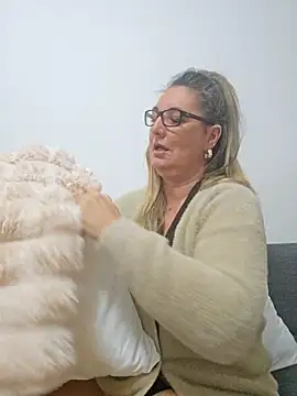 Bitch MILF6 online show from 10.04.25