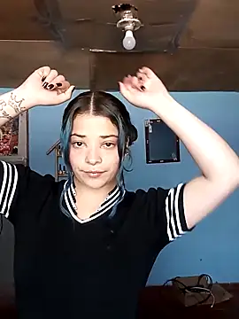 Snapshot of Elvishcassie_ chatting on 11.18.25 Elvishcassie online show from 11.18.25