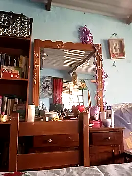 Elvishcassie  online show from 03.25.26