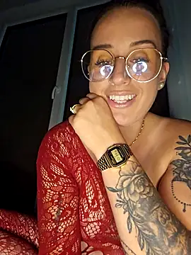 lindsay 33off online show from 10.06.25