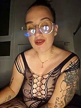 lindsay 33off online show from 11.18.25