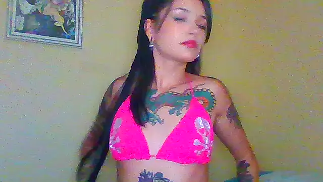 Snapshot of felinebitxx chatting on 02.02.25 felinebitxx online show from 02.02.25