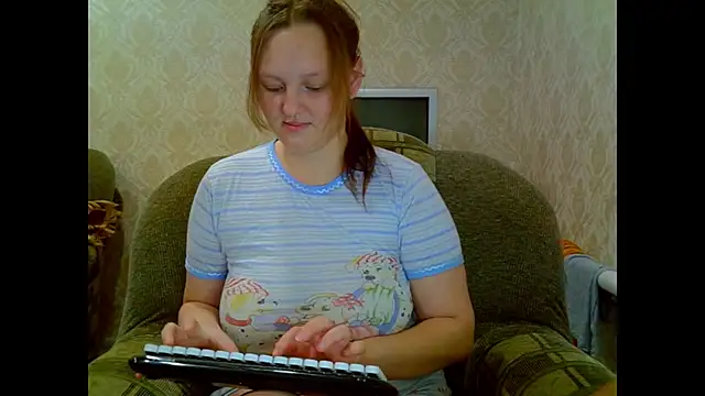 Aria  Dark online show from 11.16.25