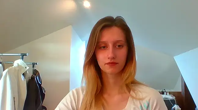 LUNA delight online show from 02.19.25