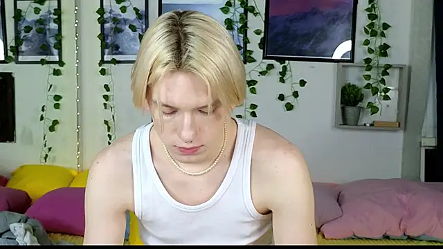 Snapshot of Ron_Vils chatting on 02.06.25 Ron Vils online show from 02.06.25