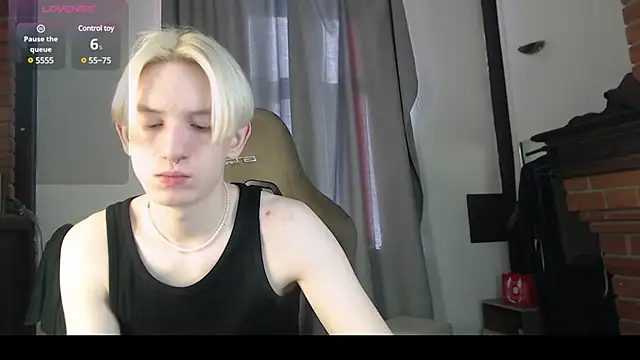 Snapshot of Ron_Vils chatting on 02.19.25 Ron Vils online show from 02.19.25