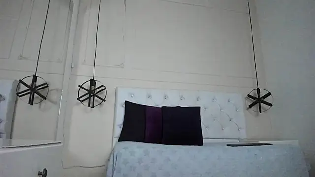 Slut Milf  online show from 02.15.25