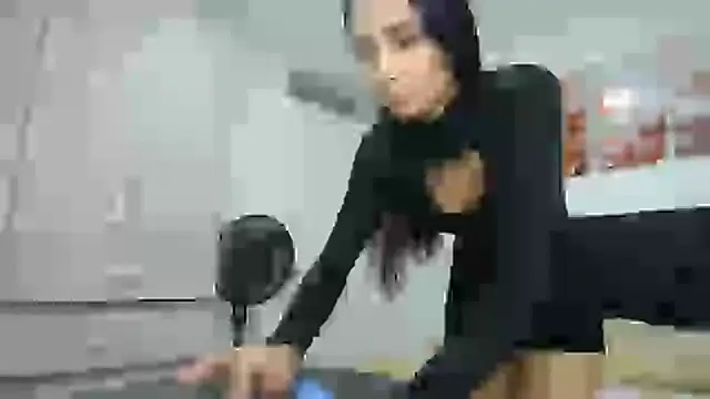 Snapshot of conni_f00x chatting on 12.16.24 conni f00x online show from 12.16.24